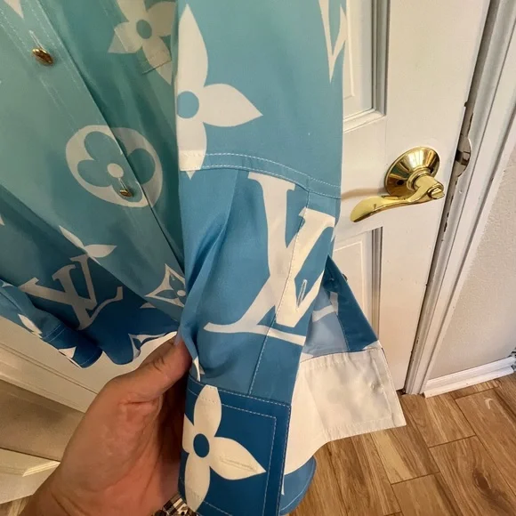 Louis Vuitton blouse size 36 worn three times